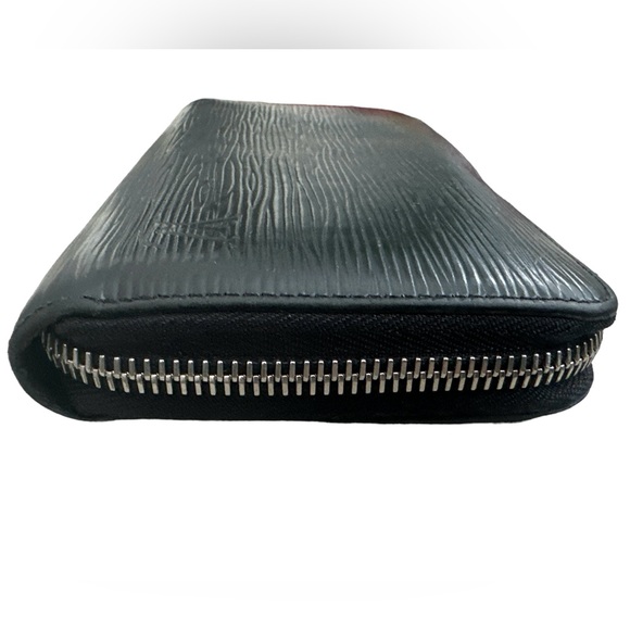 Louis Vouiton Black Epi Zippy Wallet - Picture 6 of 11